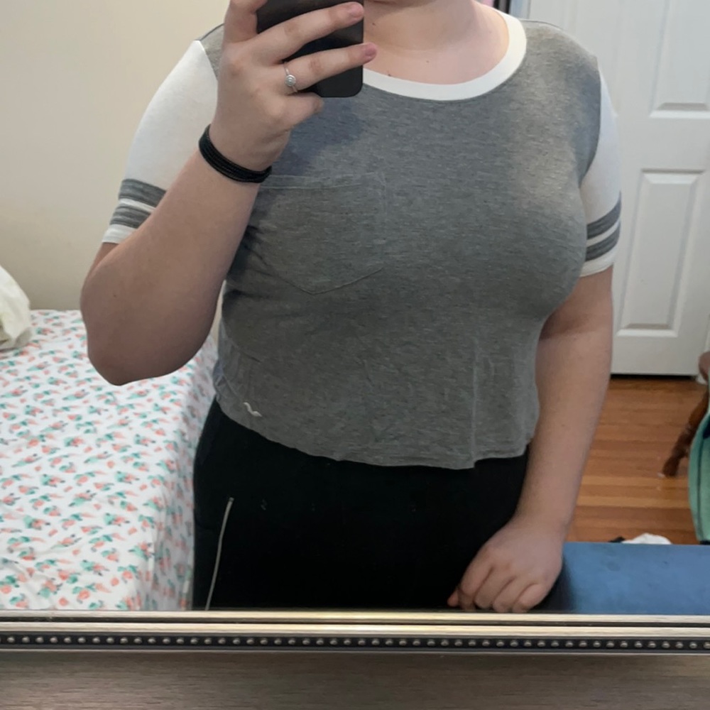 Basic grey crop top